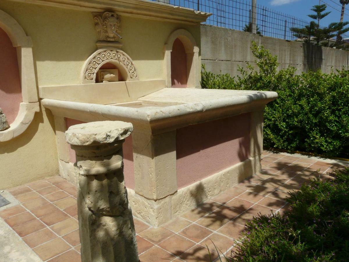 Villa Yucca Avola Exteriör bild